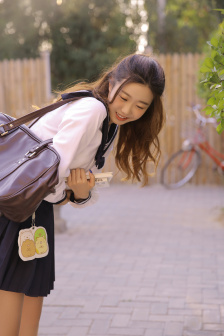 新任女教师剧场版详情介绍